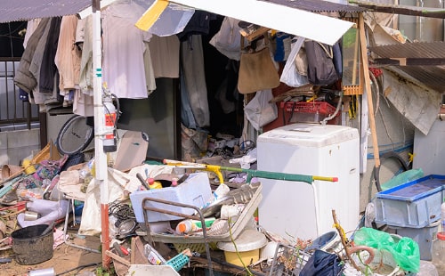 ゴミ屋敷化した家・部屋の問題もホープ秋田がスピード解決！"