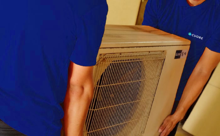 重たい大型家電もスタッフが搬出