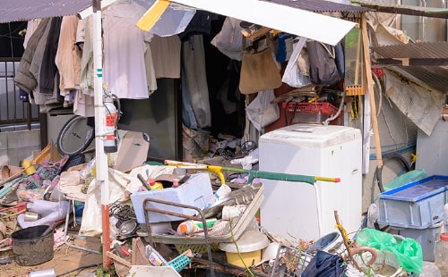 ゴミ屋敷化した家・部屋の問題もクオーレ秋田がスピード解決！"